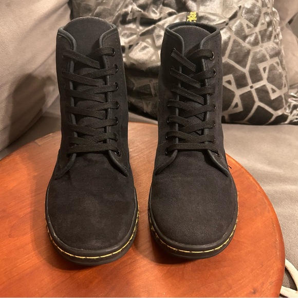 Dr. Martens Shoreditch Black Canvas Lace Up High Top Shoe Boots Women’s Size 8 - Picture 1 of 12